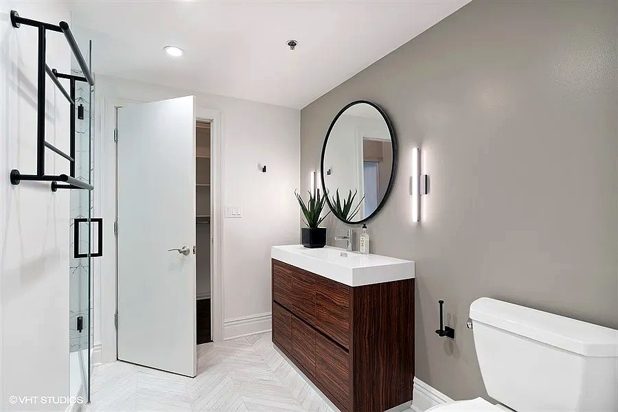 420 S Clinton Street Unit: 518