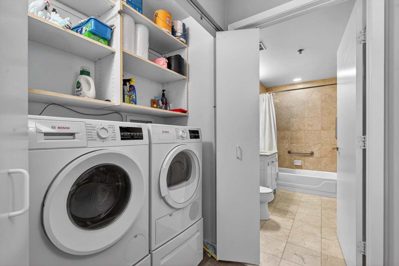 57 E Delaware Place Unit: 1303