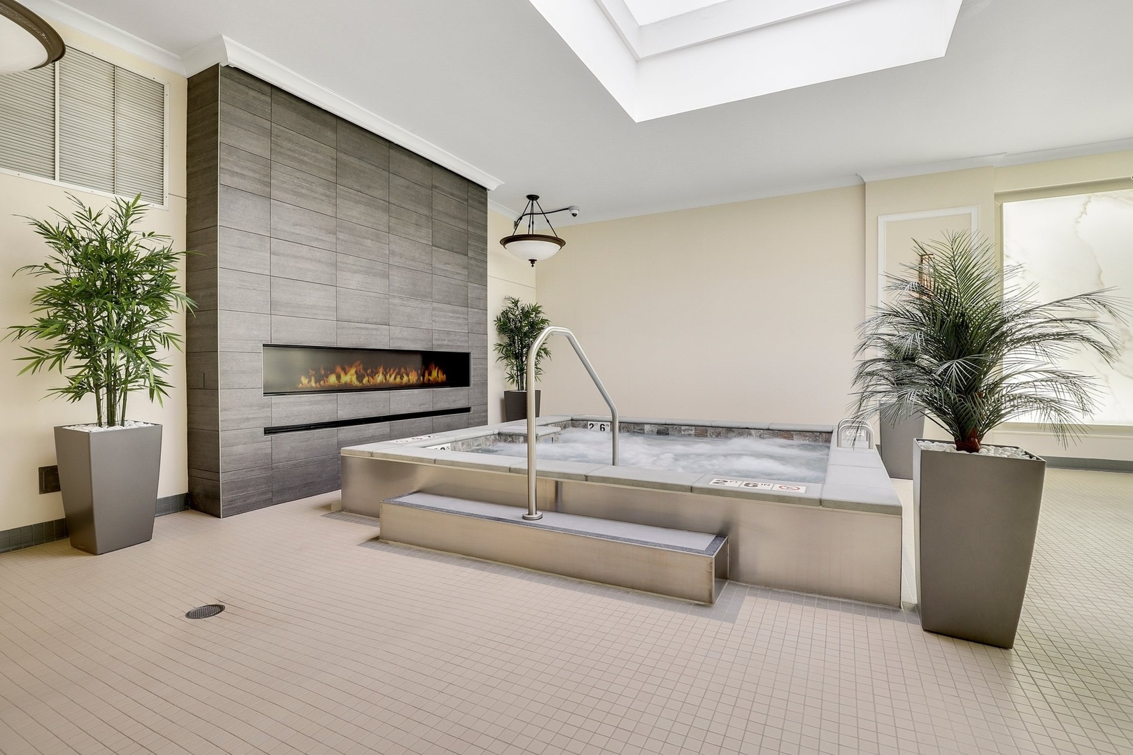 57 E Delaware Place Unit: 1303