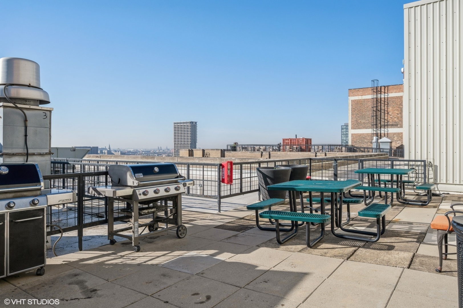 728 W Jackson Boulevard Unit: 818