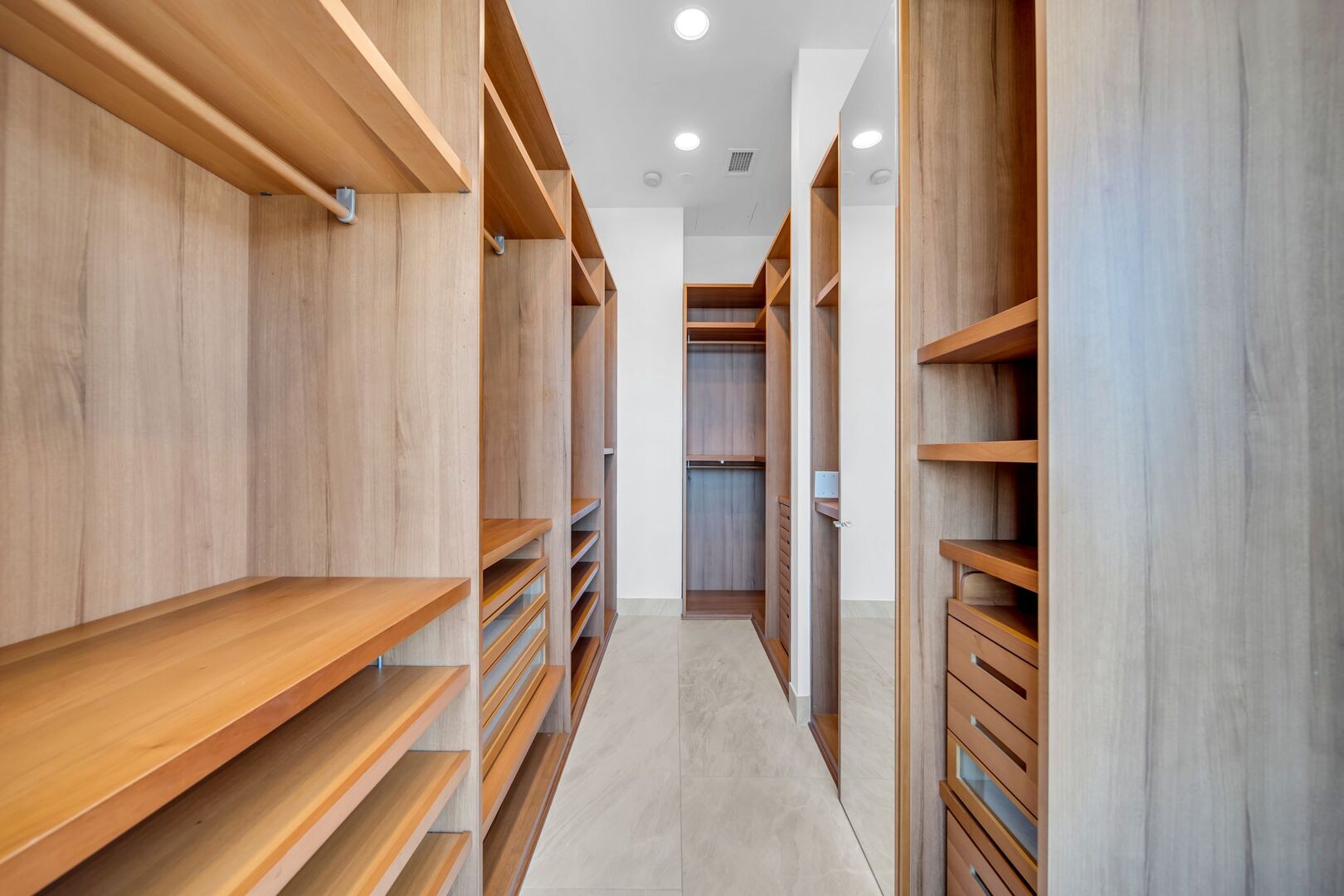 701 S WELLS Street Unit: 3400