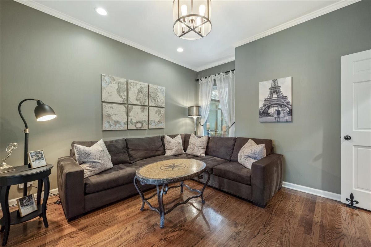 636 W Grace Street Unit: 1W