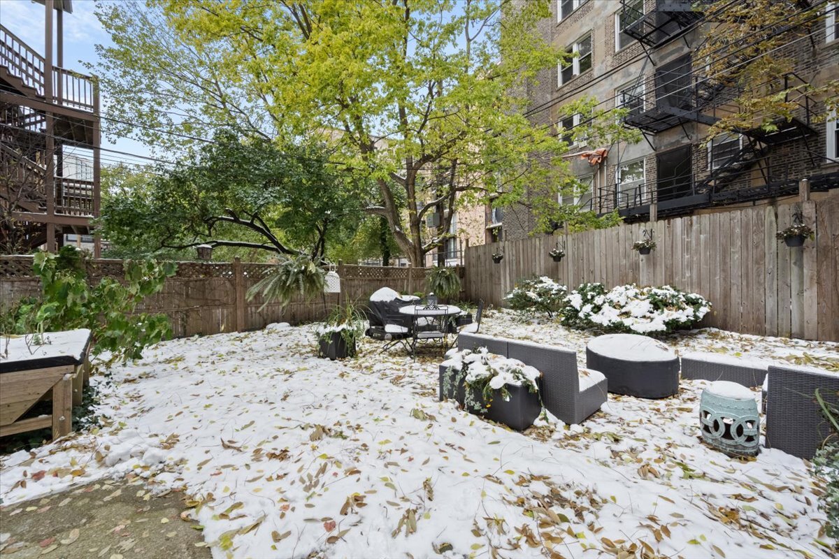636 W Grace Street Unit: 1W