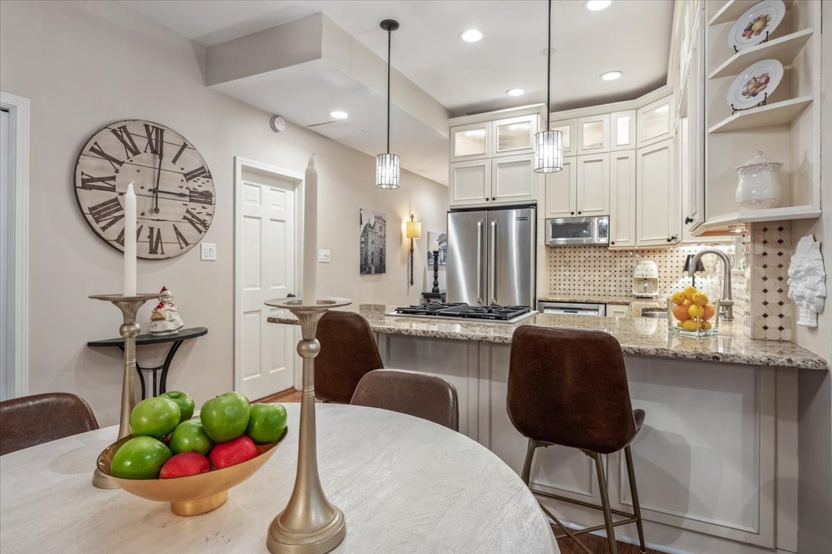 636 W Grace Street Unit: 1W