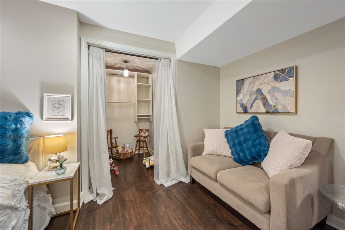 636 W Grace Street Unit: 1W