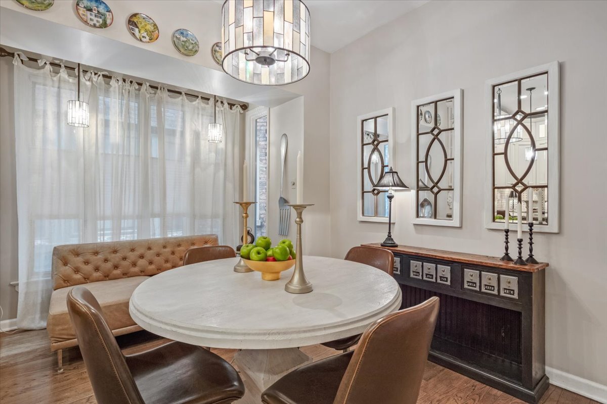 636 W Grace Street Unit: 1W
