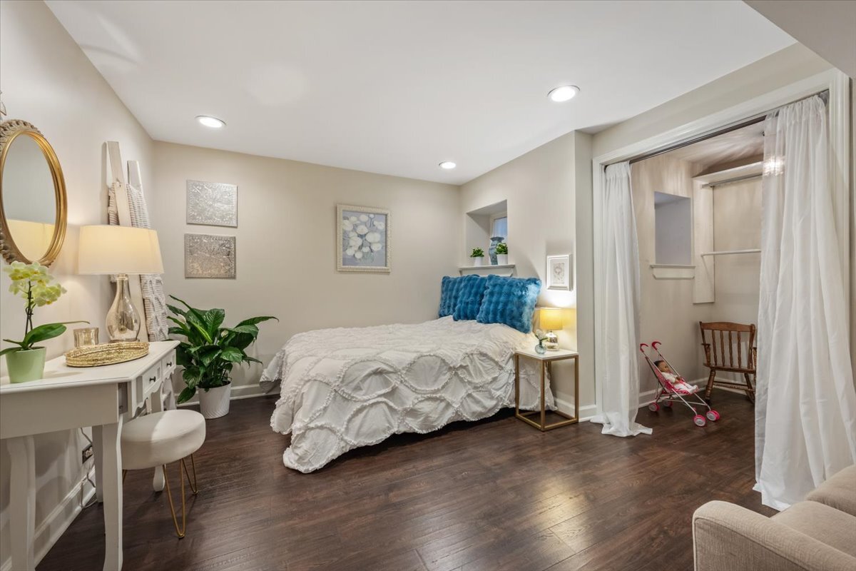636 W Grace Street Unit: 1W