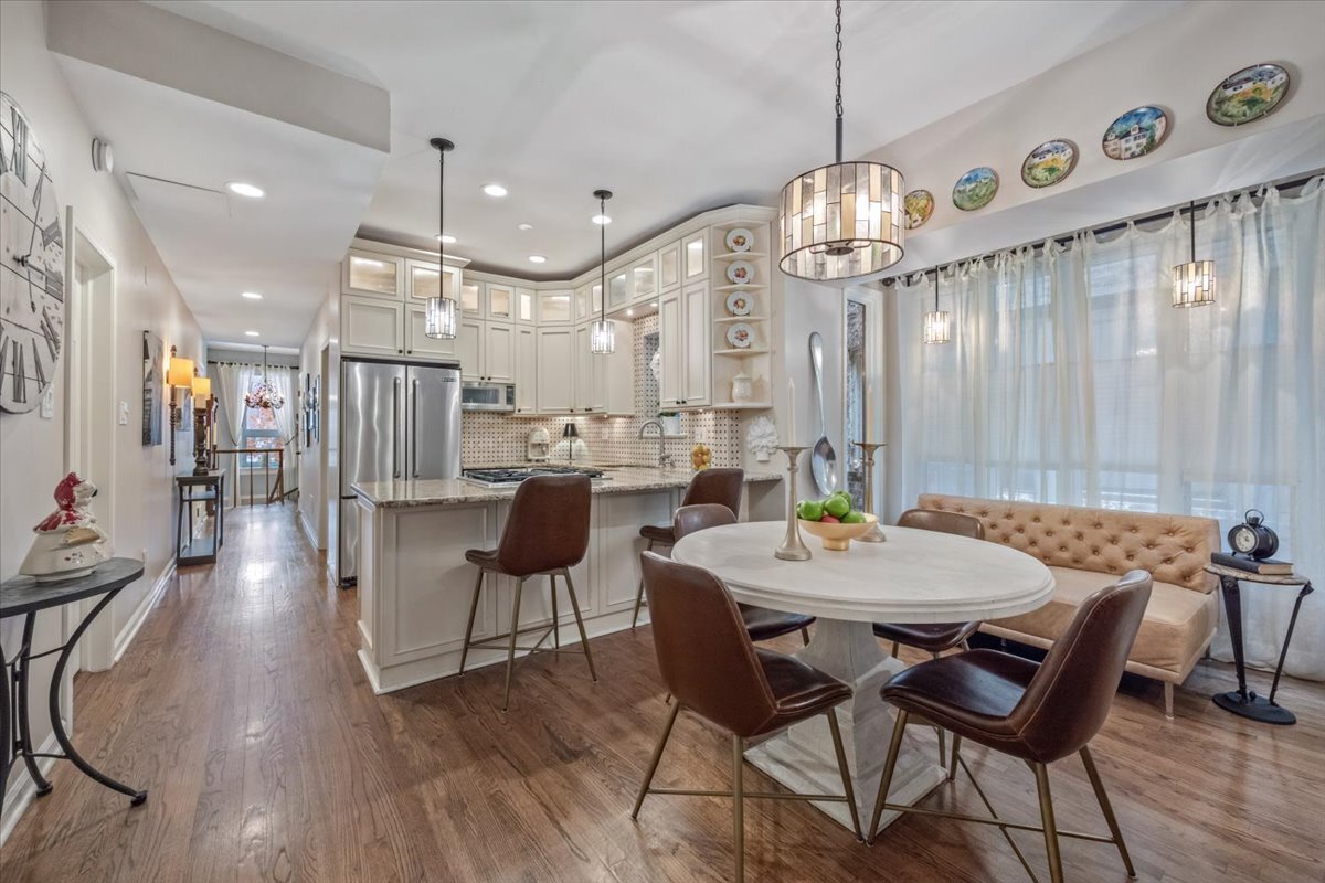 636 W Grace Street Unit: 1W