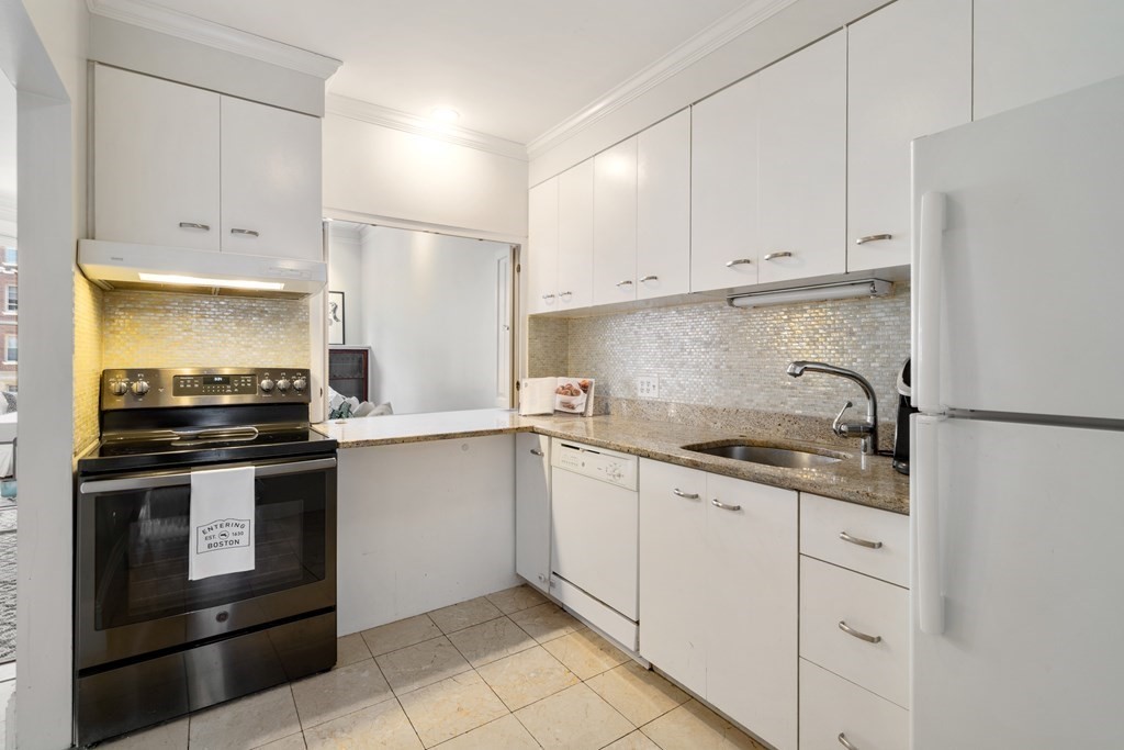 263 Beacon Street Unit: 3