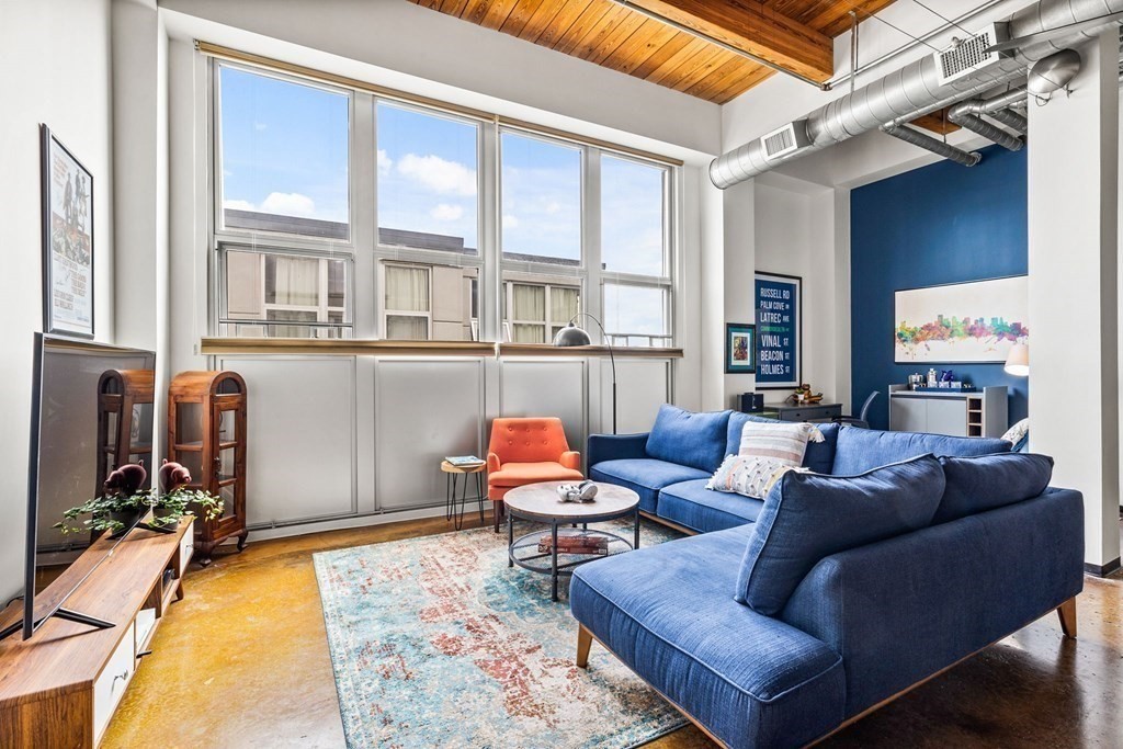 118 Holmes St Unit: 304W