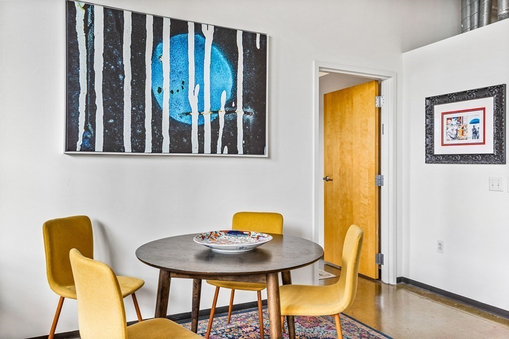 118 Holmes St Unit: 304W