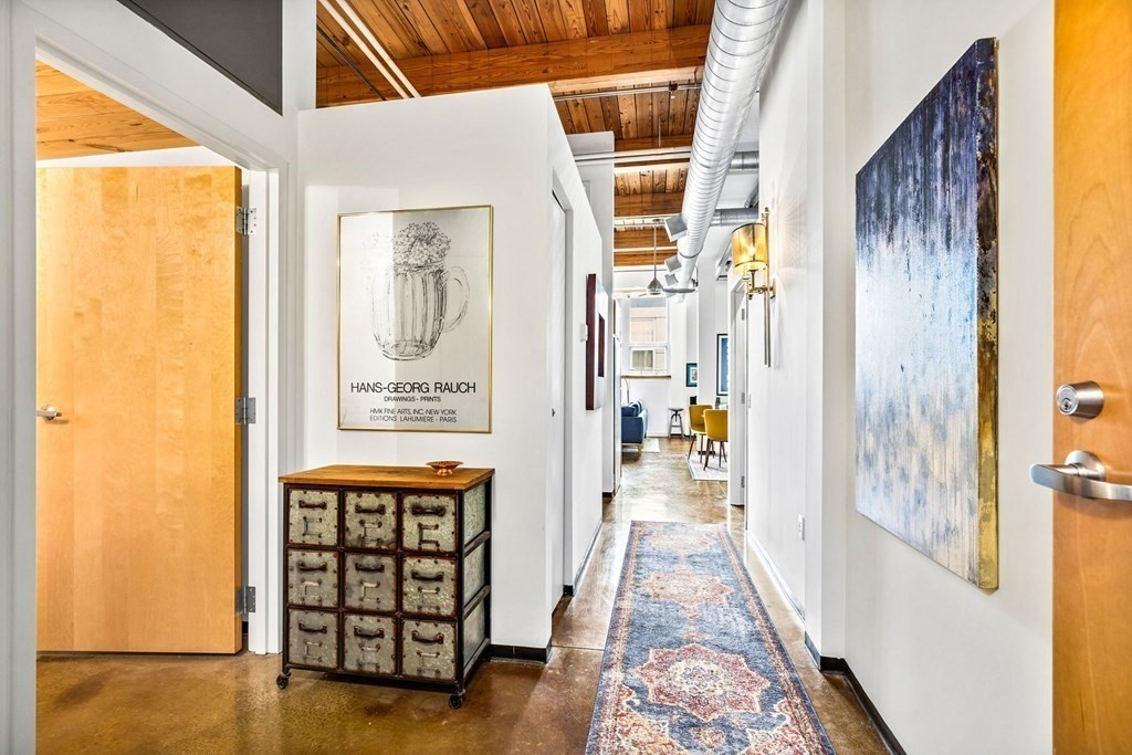 118 Holmes St Unit: 304W