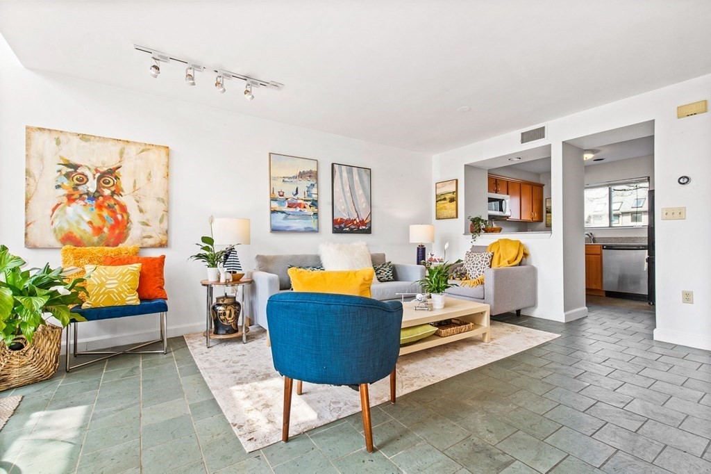 91 Governor Winthrop Rd. Unit: 91