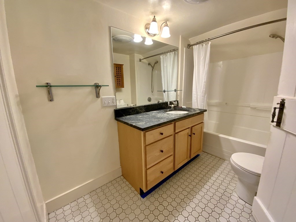 80 Pleasant St Unit: 2