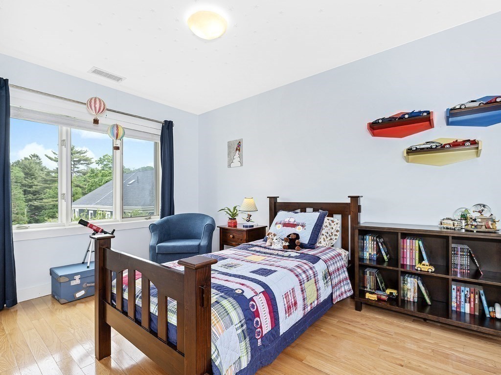 695 Hammond St Unit: 695