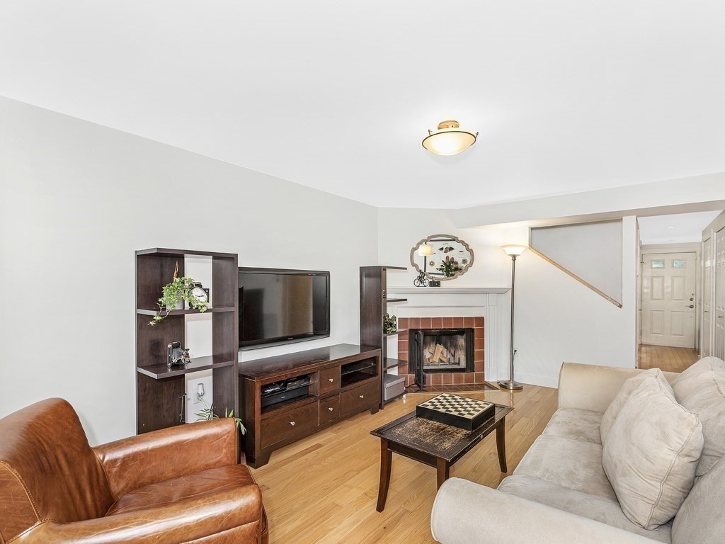 695 Hammond St Unit: 695