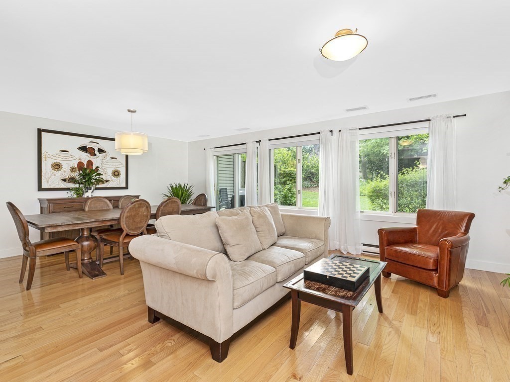 695 Hammond St Unit: 695