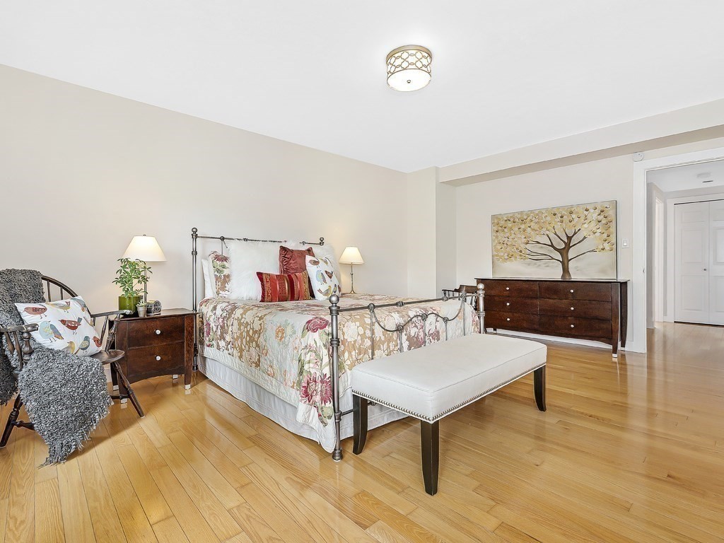 695 Hammond St Unit: 695