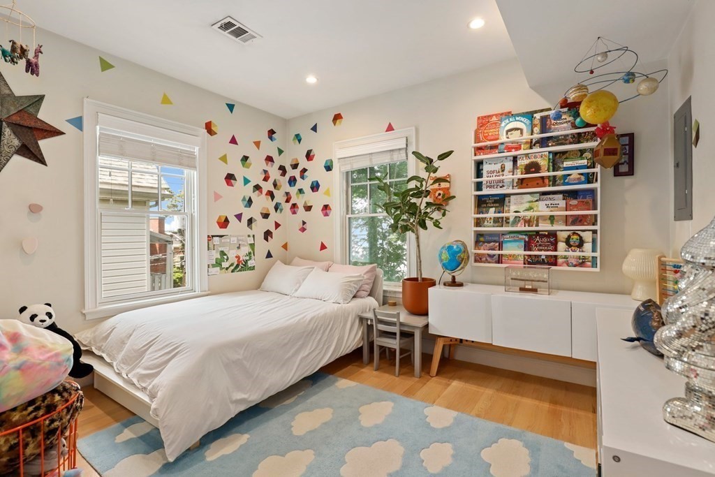 8 Hamilton Rd Unit: 2