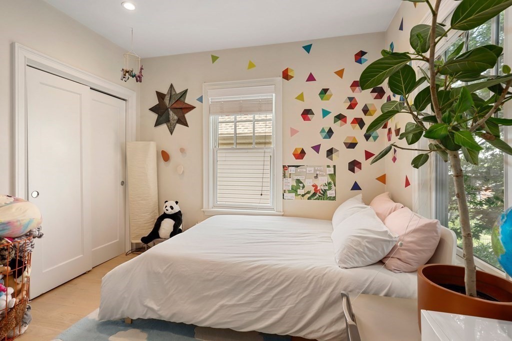 8 Hamilton Rd Unit: 2