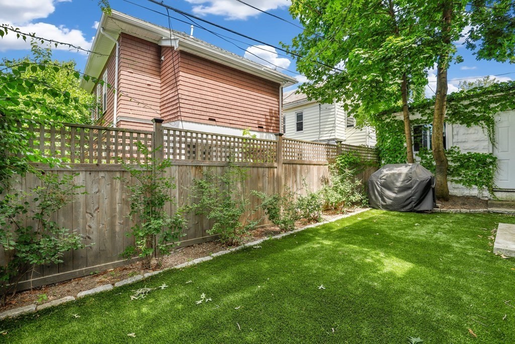 8 Hamilton Rd Unit: 2