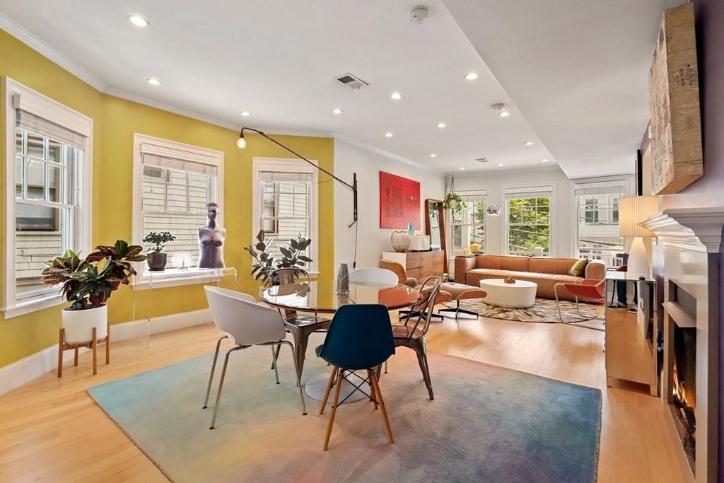 8 Hamilton Rd Unit: 2