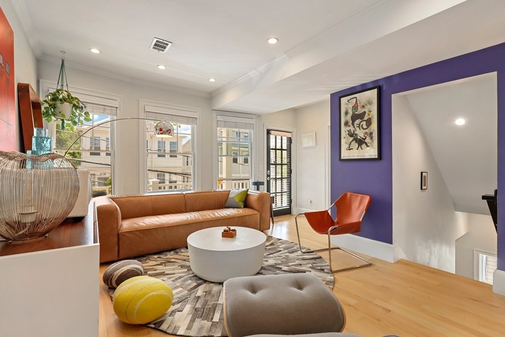 8 Hamilton Rd Unit: 2