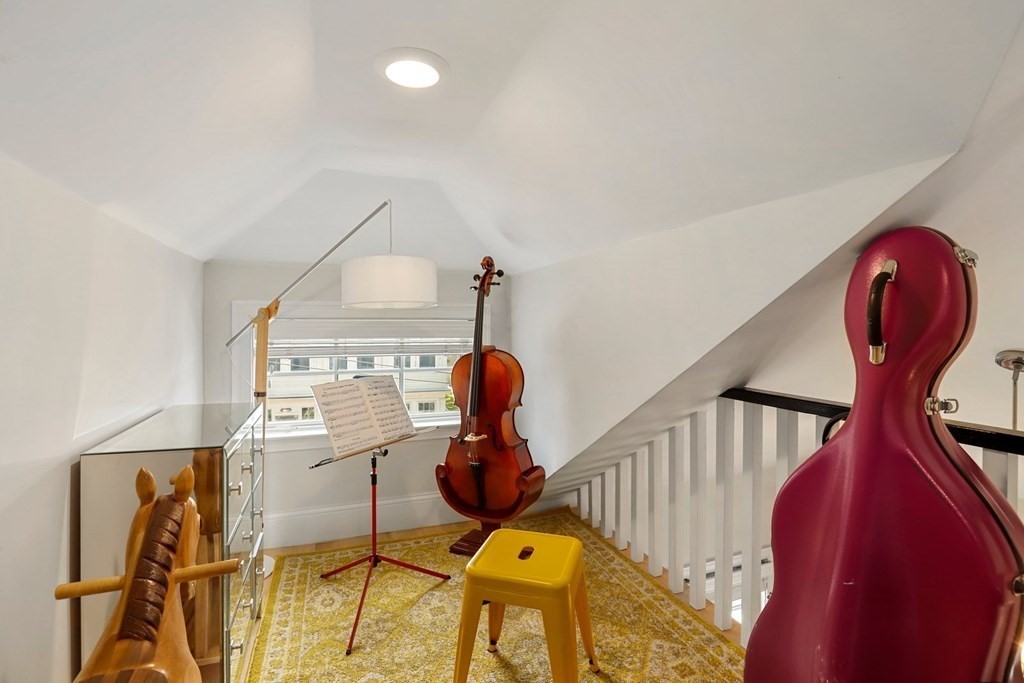 8 Hamilton Rd Unit: 2