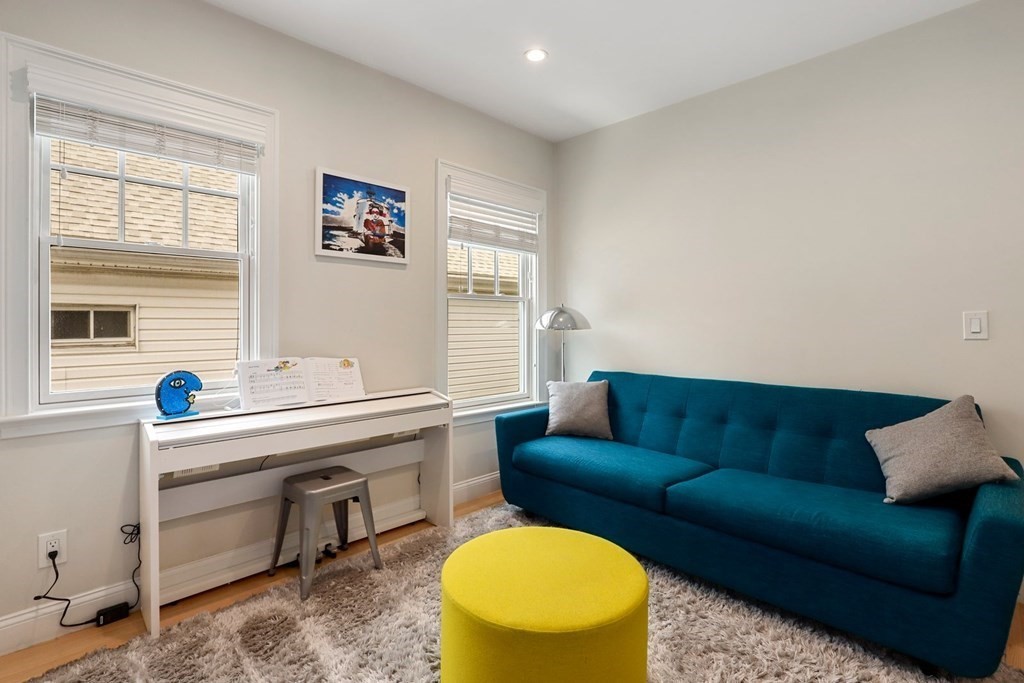 8 Hamilton Rd Unit: 2