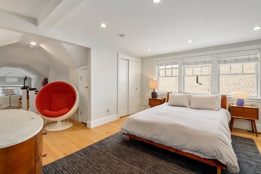 8 Hamilton Rd Unit: 2