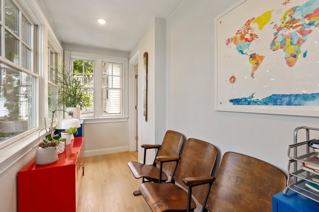 8 Hamilton Rd Unit: 2