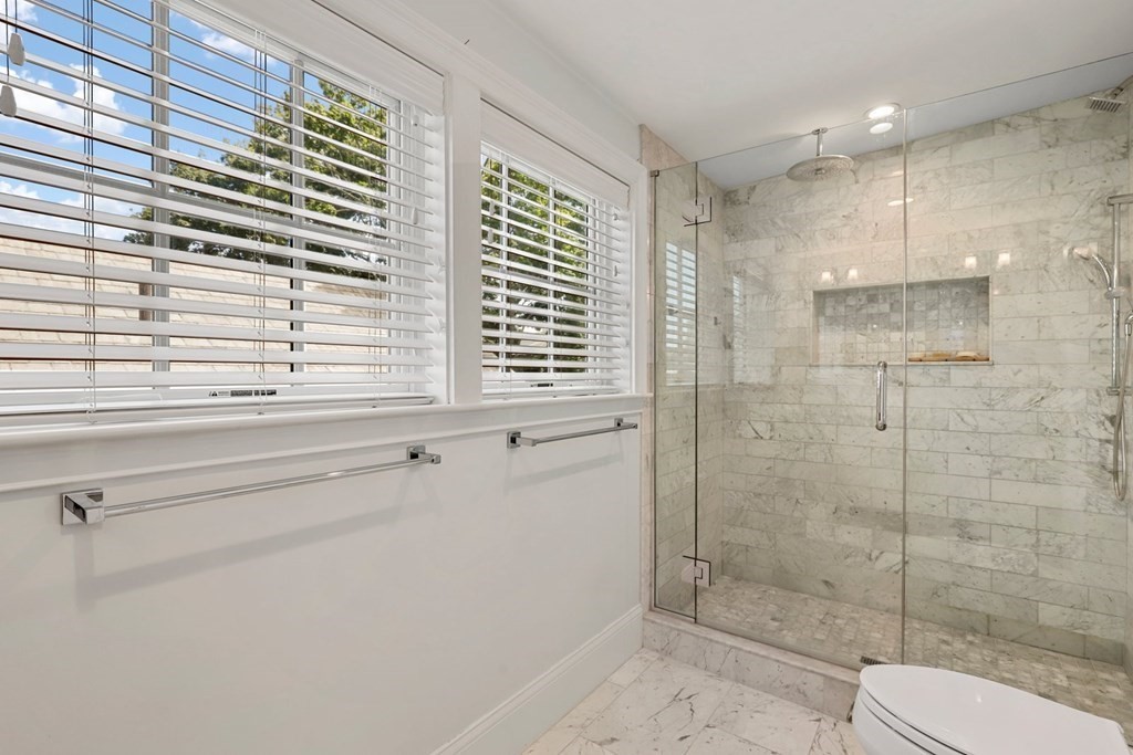 8 Hamilton Rd Unit: 2