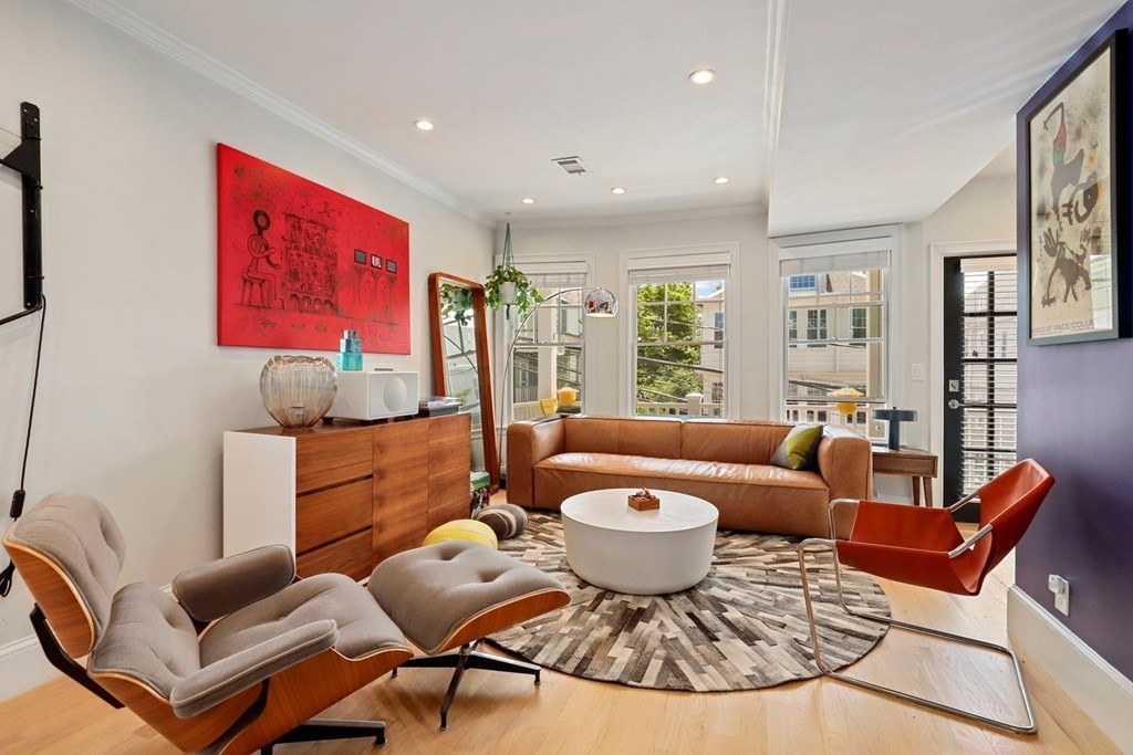 8 Hamilton Rd Unit: 2