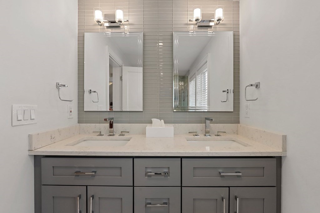 8 Hamilton Rd Unit: 2