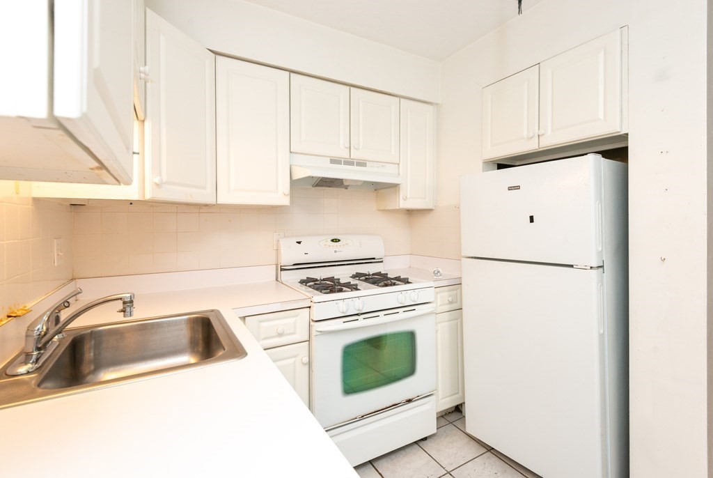 120 Lanark Road Unit: 3