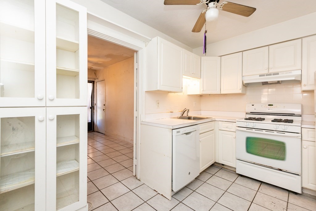 120 Lanark Road Unit: 3