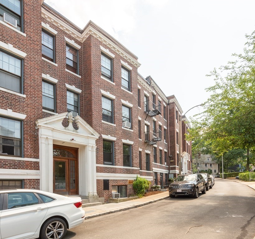 120 Lanark Road Unit: 3