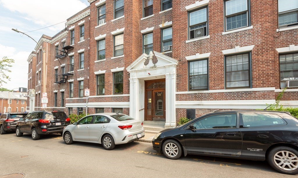 120 Lanark Road Unit: 3