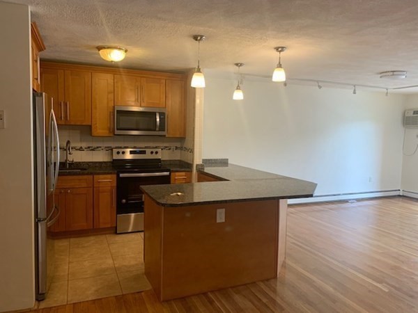 655 Sawmill Brook Parkway Unit: 18