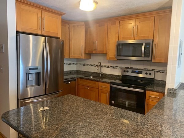 655 Sawmill Brook Parkway Unit: 18