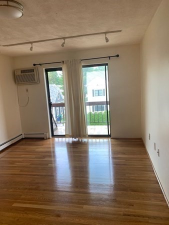 655 Sawmill Brook Parkway Unit: 18