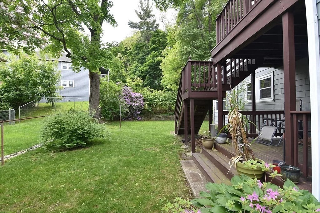 105 Ripley St Unit: 105