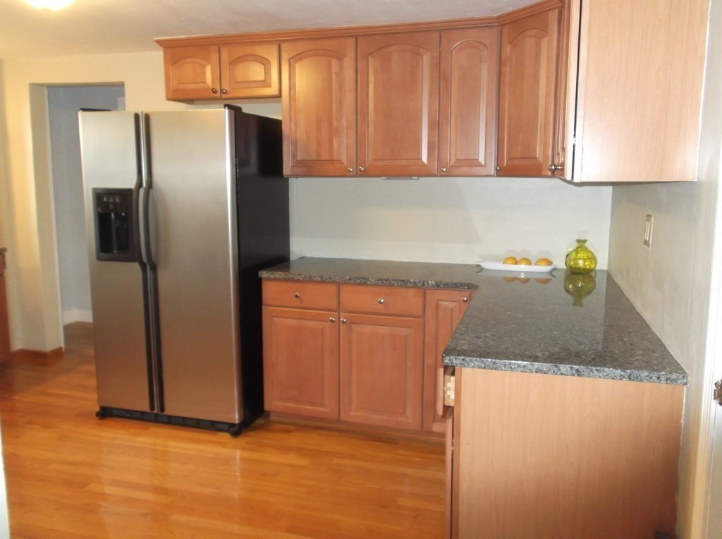 105 Ripley St Unit: 105