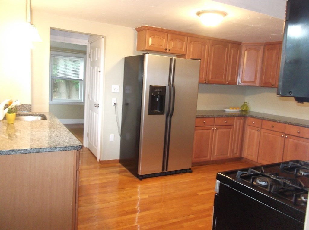 105 Ripley St Unit: 105