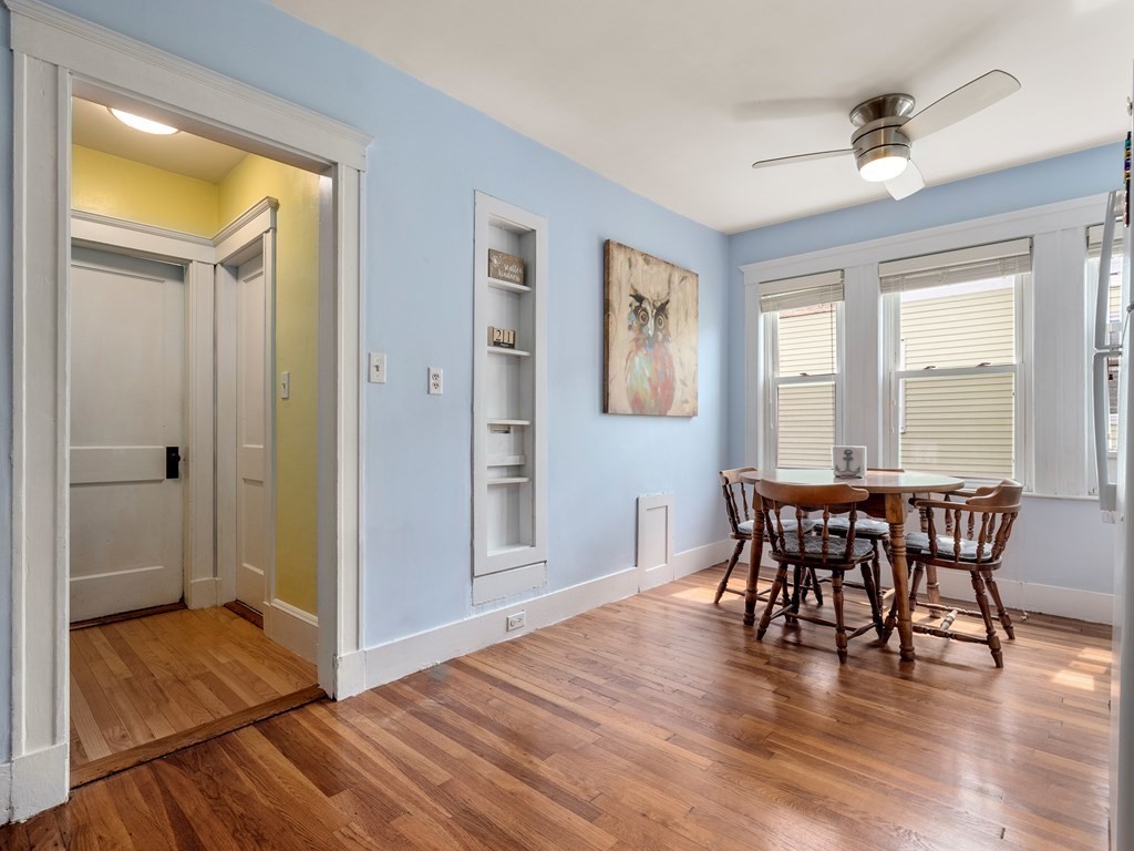 644 Hyde Park Ave Unit: 3R