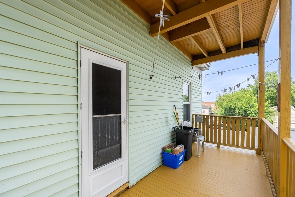 644 Hyde Park Ave Unit: 3R