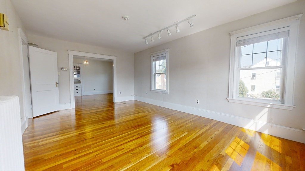 104-106 Waverley Ave