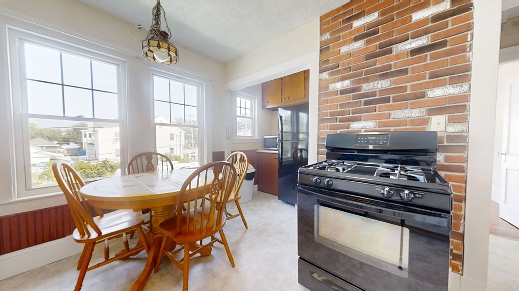 104-106 Waverley Ave