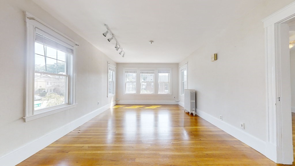 104-106 Waverley Ave