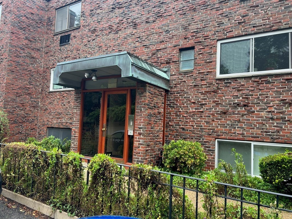 57-A Saint Paul St Unit: 20